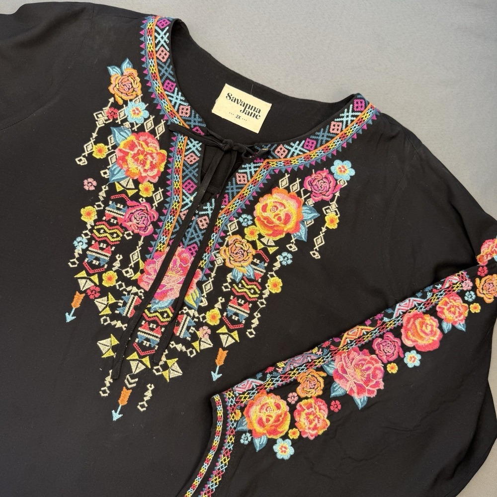 Savannah Jane Black Colorful Flower Embroidered Pattern Blouse Size 2X
